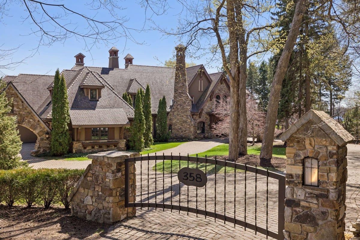 358 Ferndale Road S, Wayzata, MN 55391