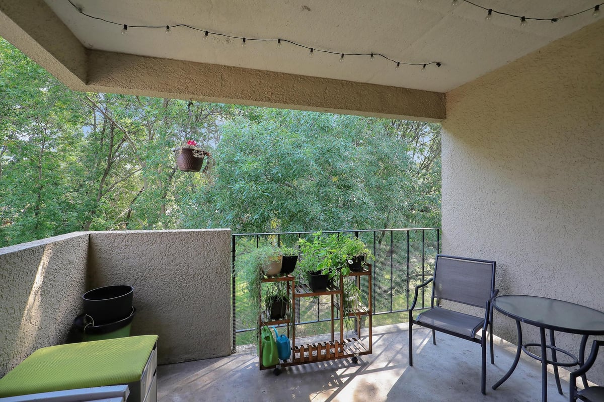 6650 Vernon Avenue S #407, Edina, MN 55436