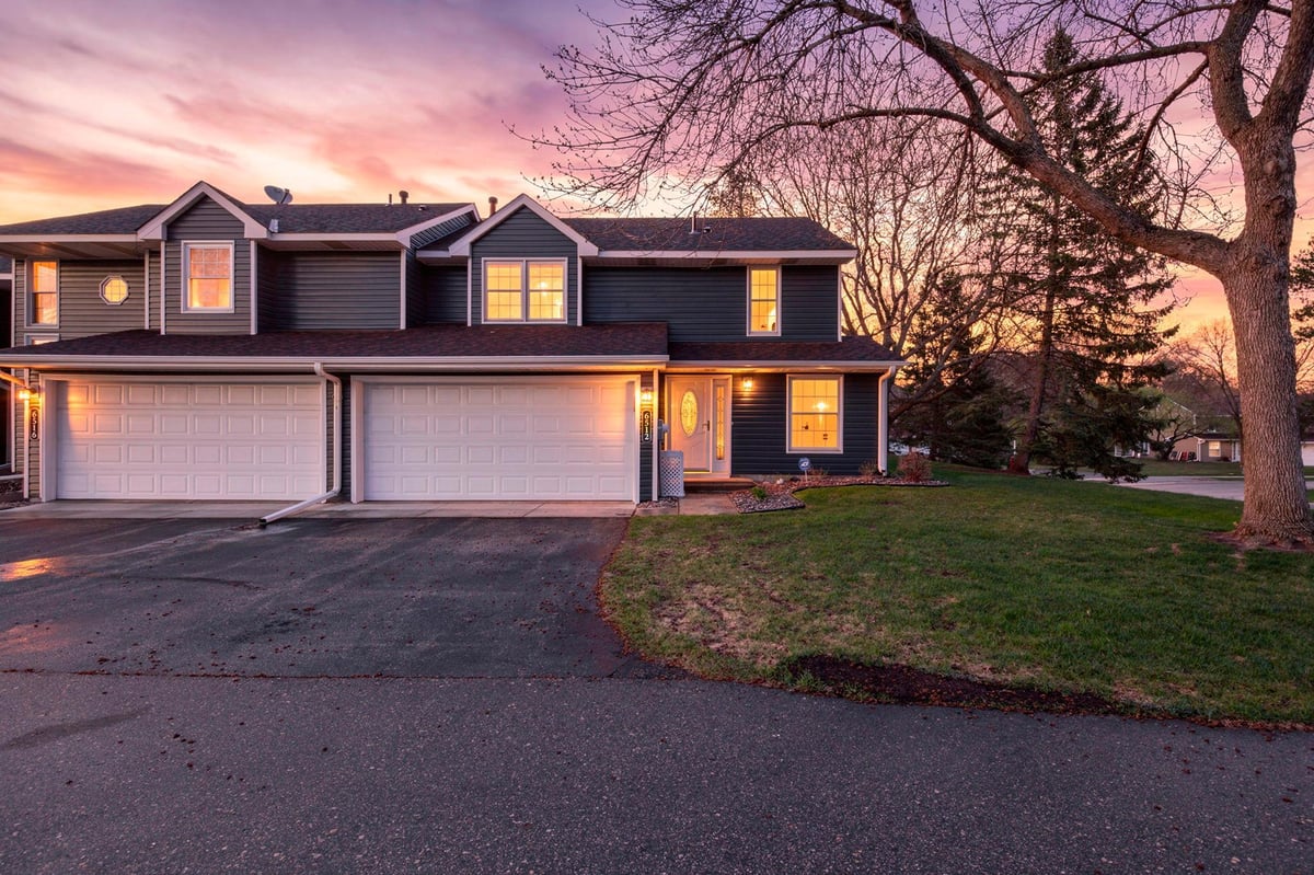6512 Upper 23rd Street N, Oakdale, MN 55128