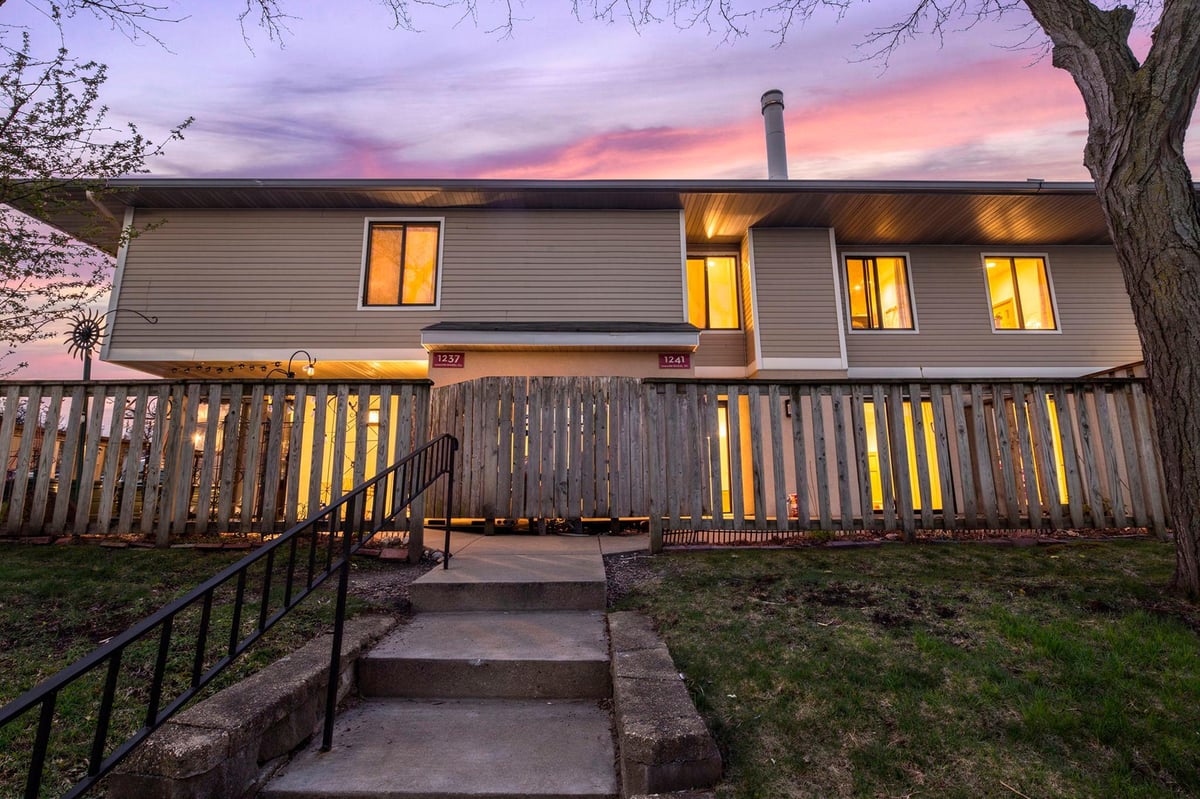 1241 Wagon Wheel Road, Hopkins, MN 55343
