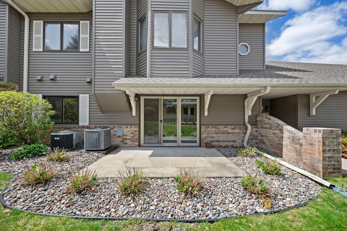 12605 Sherwood Place, Minnetonka, MN 55305