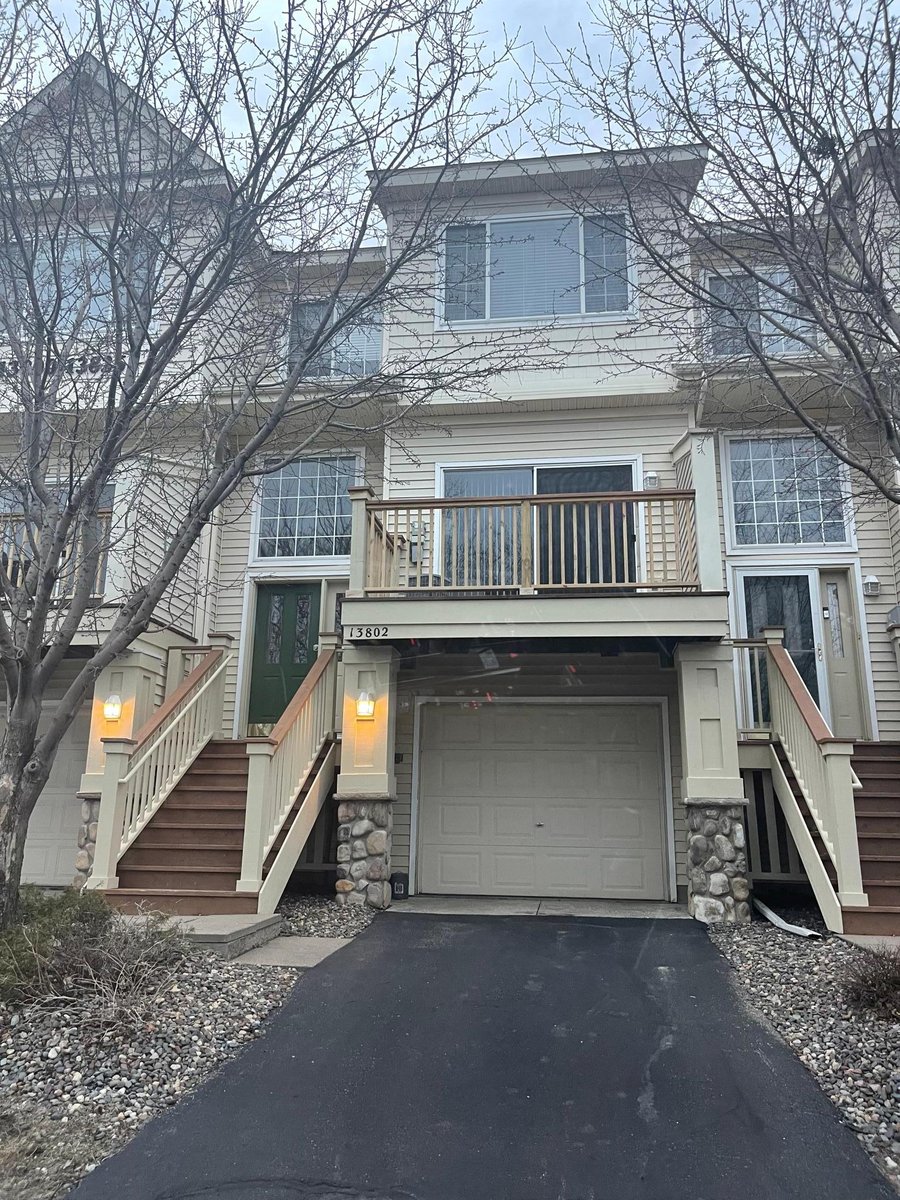 13802 52nd Avenue N, Plymouth, MN 55446