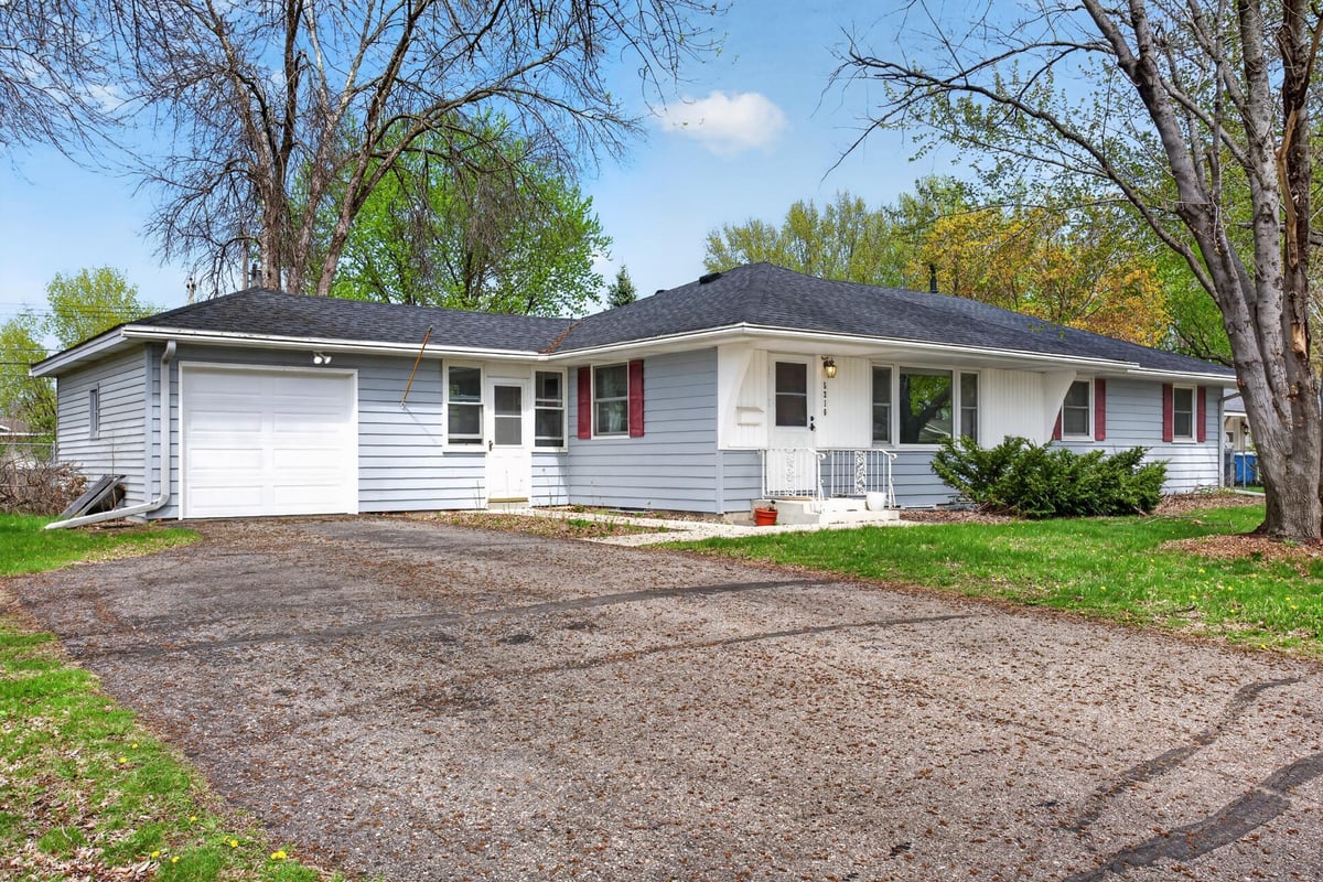 5216 W 110th Street, Bloomington, MN 55437