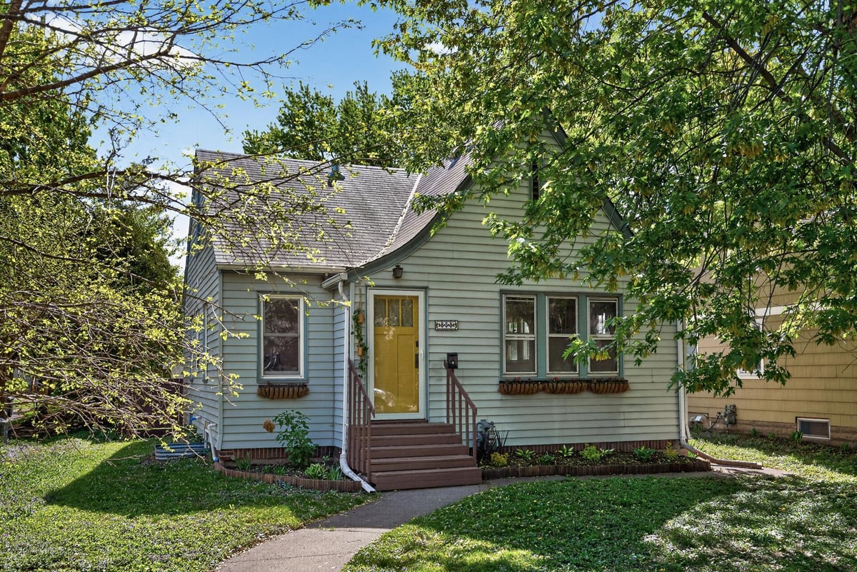 858 21st Avenue SE, Minneapolis, MN 55414