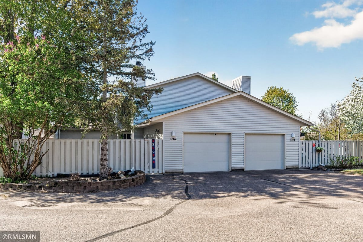 897 Monterey Drive, Shoreview, MN 55126