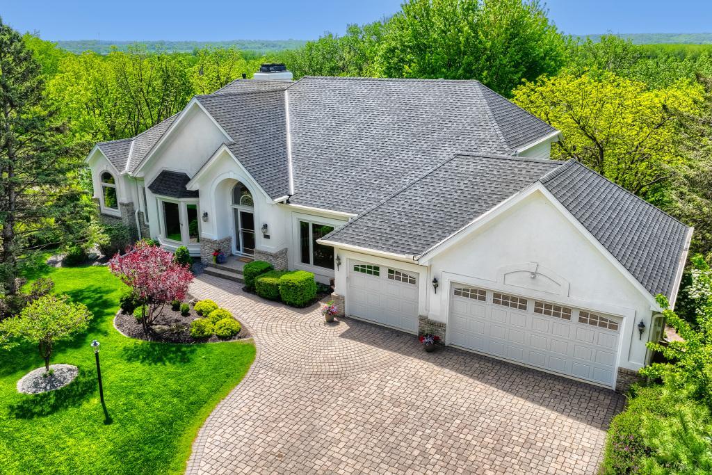 7170 Kenmare Drive, Bloomington, MN 55438