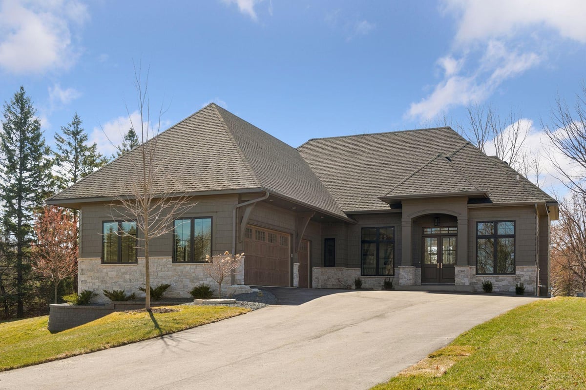 12803 Woodhaven Place, Minnetonka, MN 55305