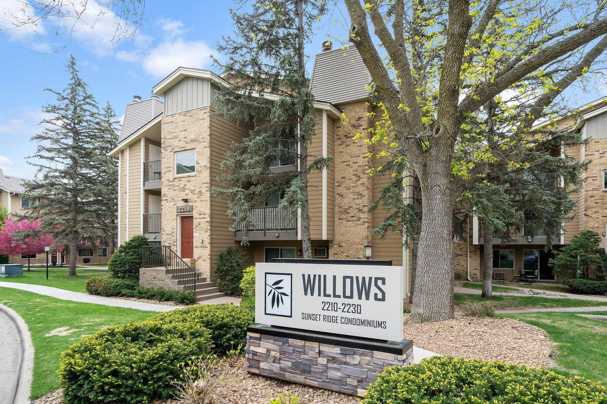 2210 Ridge Drive #31, Saint Louis Park, MN 55416