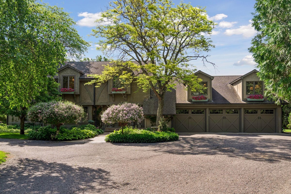 1200 Ferndale Road N, Plymouth, MN 55447