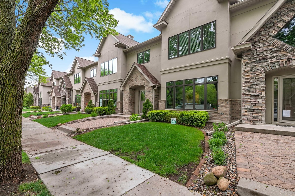 337 Willoughby Way W, Minnetonka, MN 55305