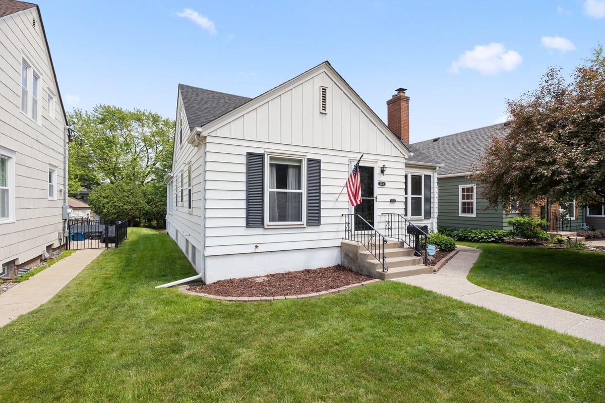2231 Mckinley Street NE, Minneapolis, MN 55418