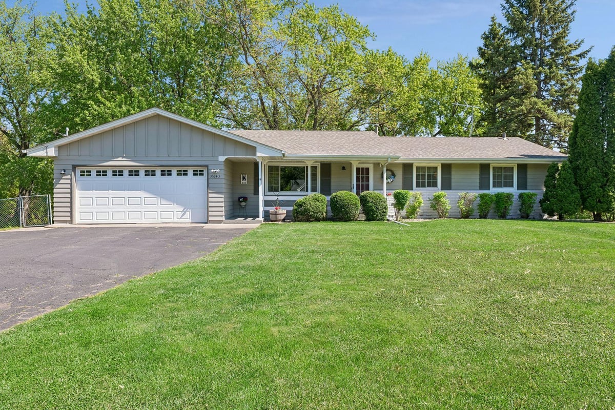 10643 Vessey Road, Bloomington, MN 55437