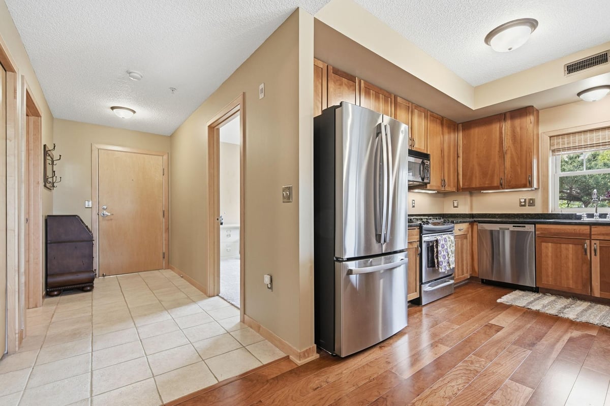 2201 Village Lane #A204, Bloomington, MN 55431