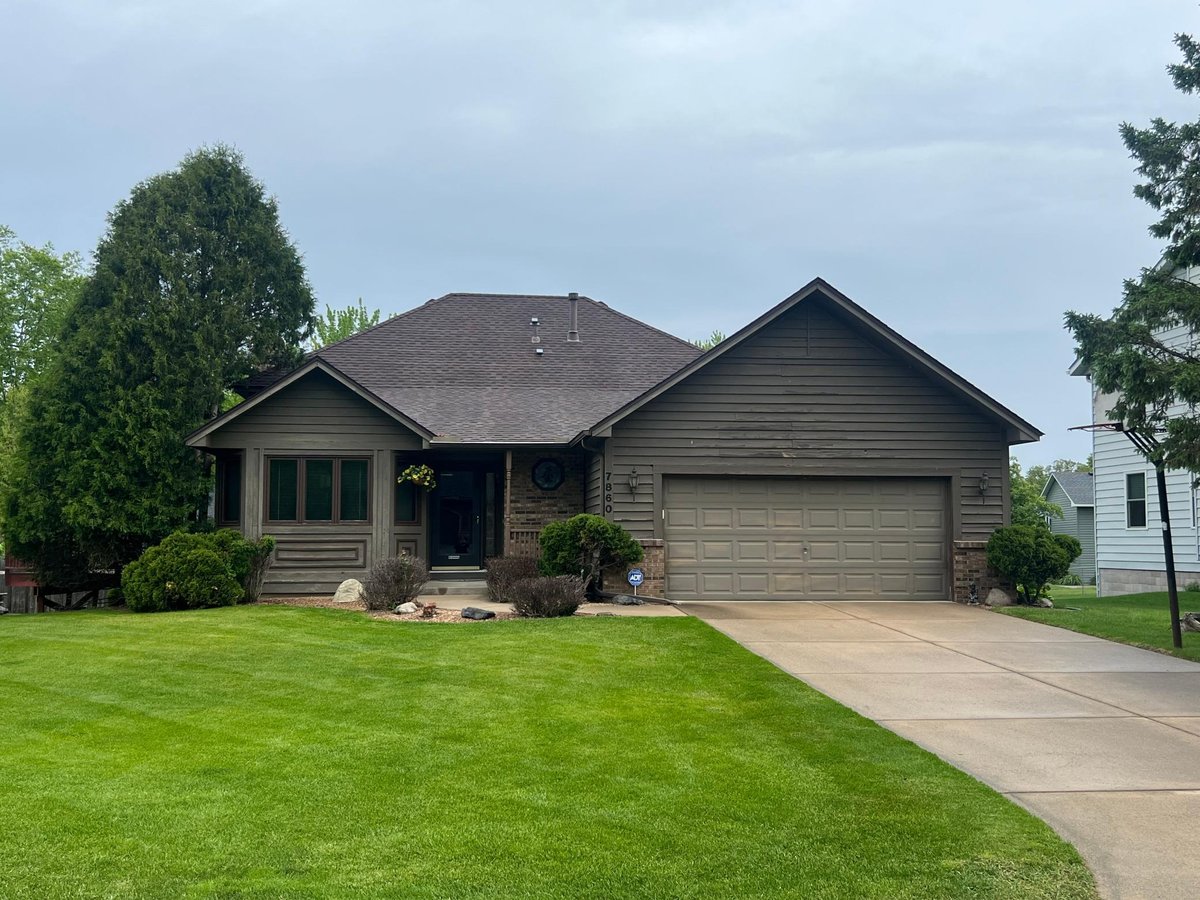 7860 Upper 17th Street N, Oakdale, MN 55128