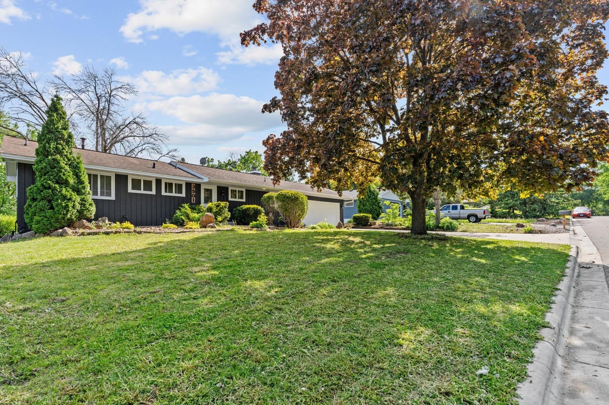 3501 W 103rd Street, Bloomington, MN 55431