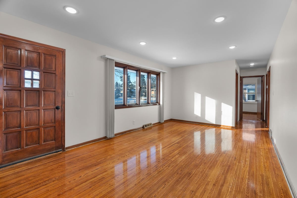 9109 Queen Avenue S, Bloomington, MN 55431