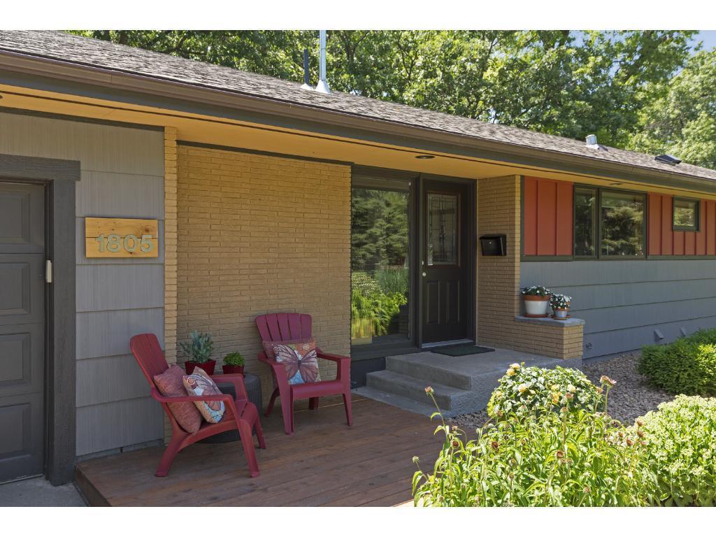 1805 Hampshire Lane N, Golden Valley, MN 55427