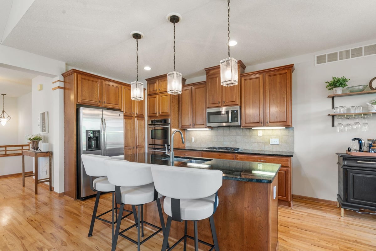4730 Walnut Grove Lane N, Plymouth, MN 55446
