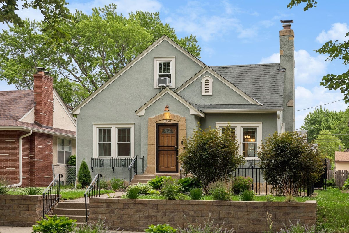 3350 Xerxes Avenue N, Minneapolis, MN 55412