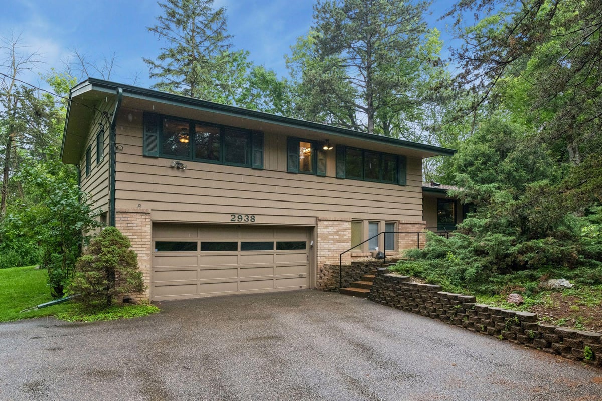 2938 Oak Lea Drive, Minnetonka, MN 55391