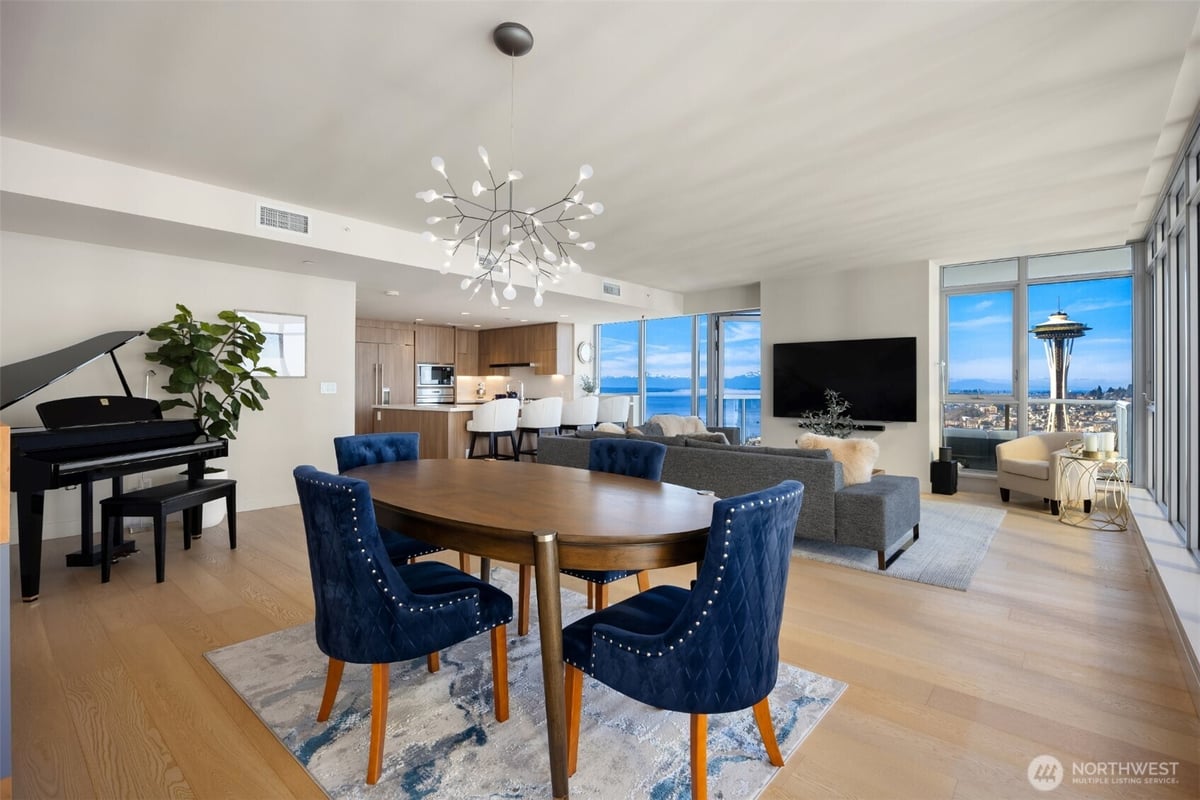 583 Battery Street #3802, Seattle, WA 98121
