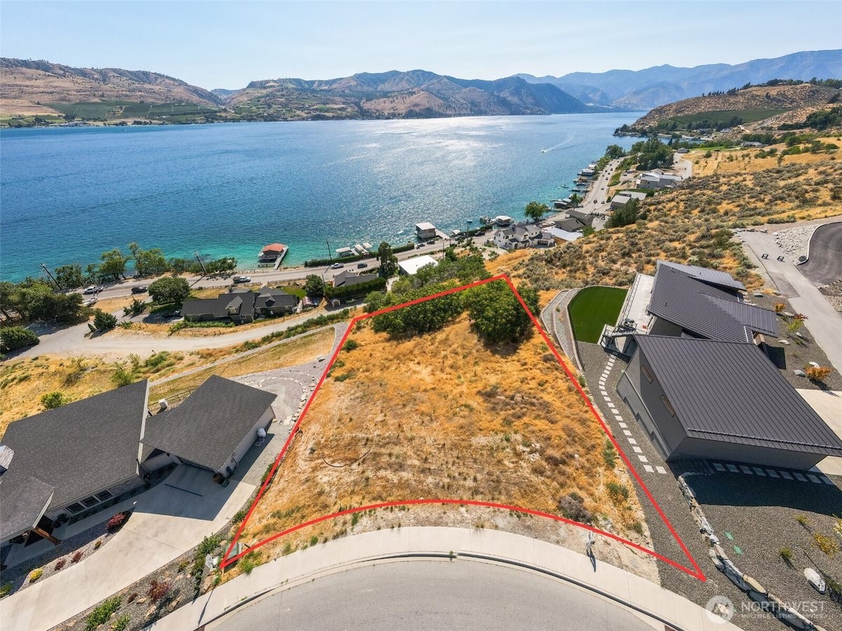 209 Apple Avenue, Chelan, WA 98816