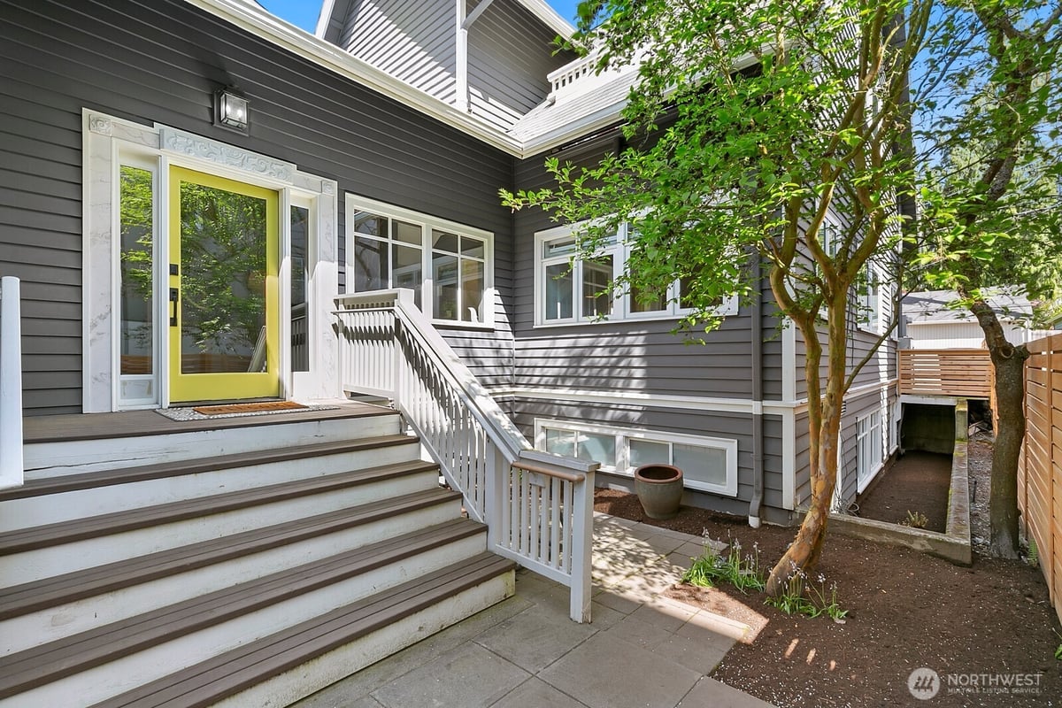 5932 California Avenue SW, Seattle, WA 98136