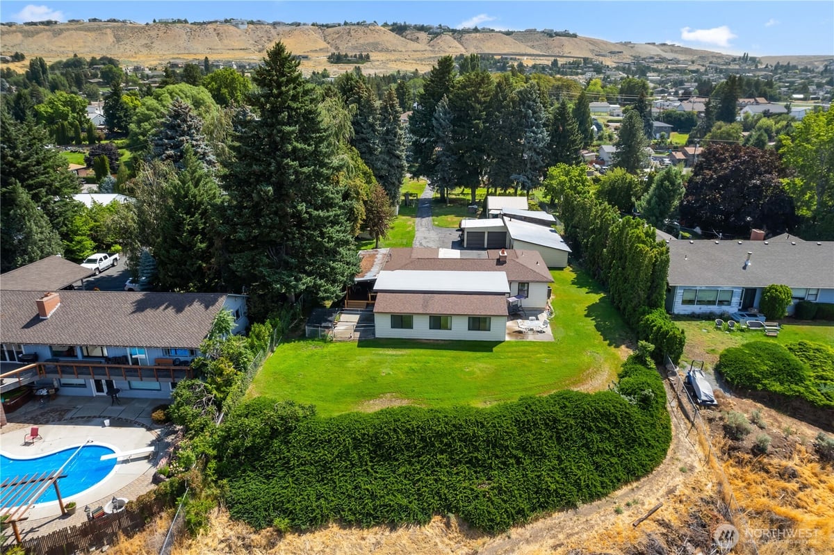 2434 NW Alan Avenue, East Wenatchee, WA 98802