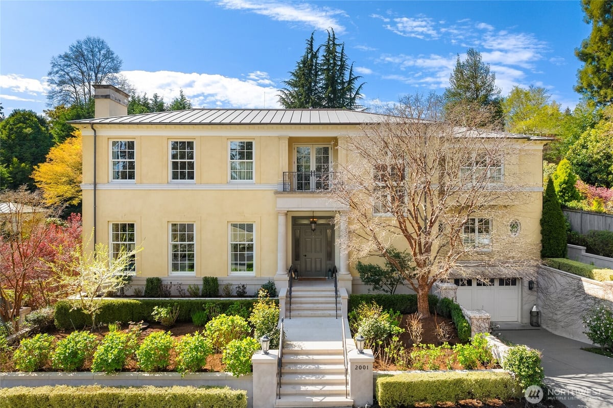 2001 Broadmoor Drive E, Seattle, WA 98112