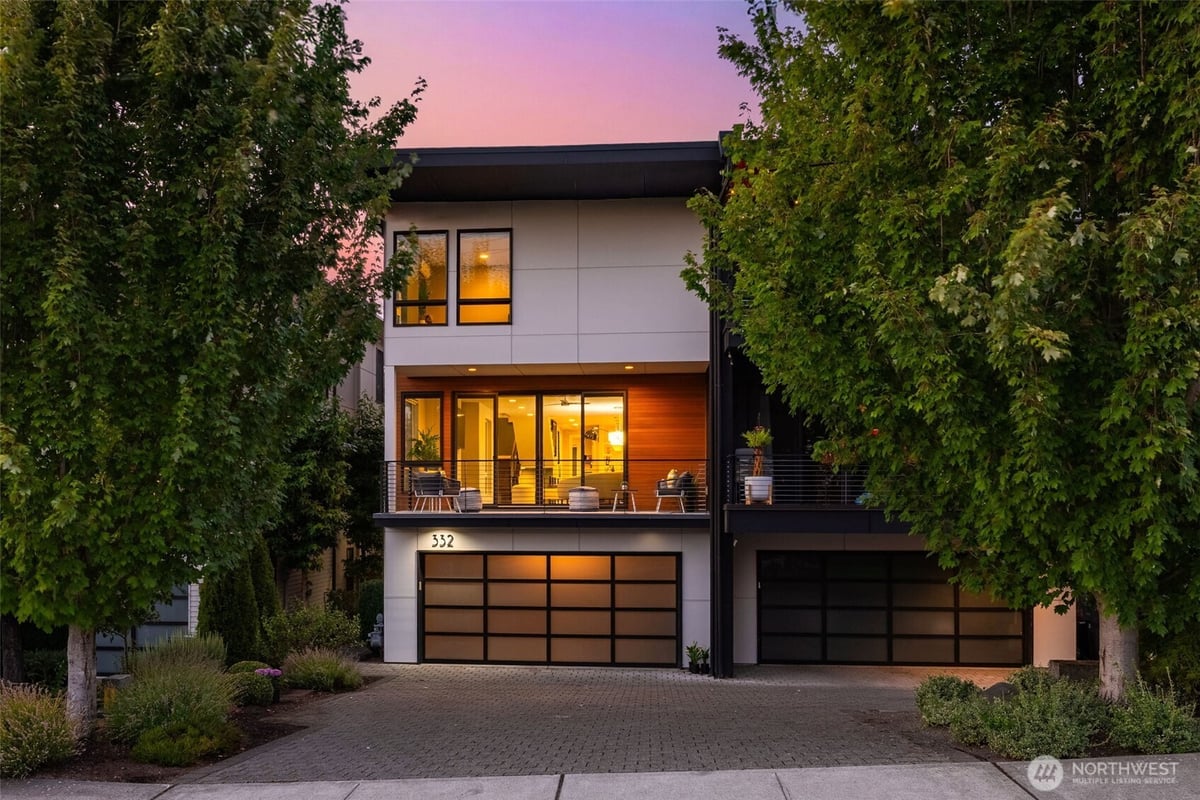 332 10th Avenue S, Kirkland, WA 98033