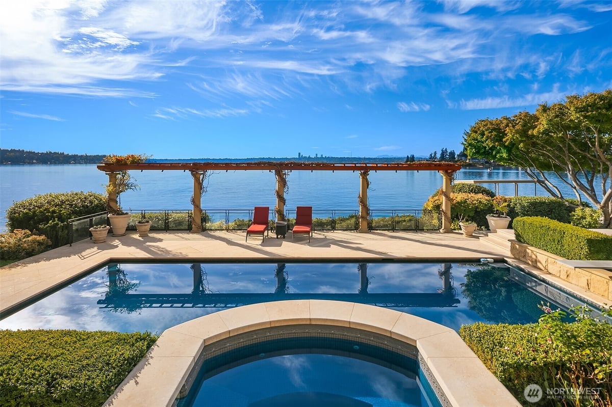 Undisclosed, Bellevue, WA 98004