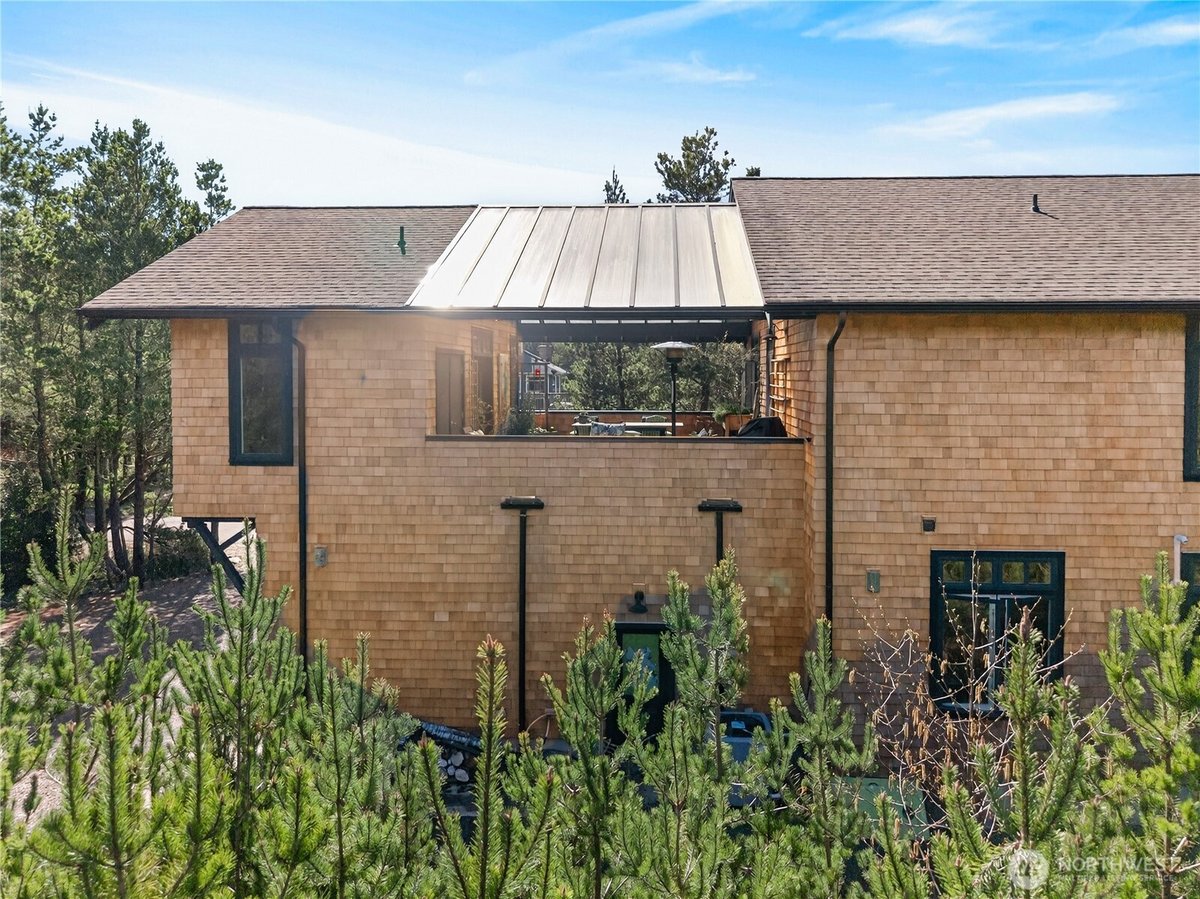 306 6th Street NW, Long Beach, WA 98631 - 6
