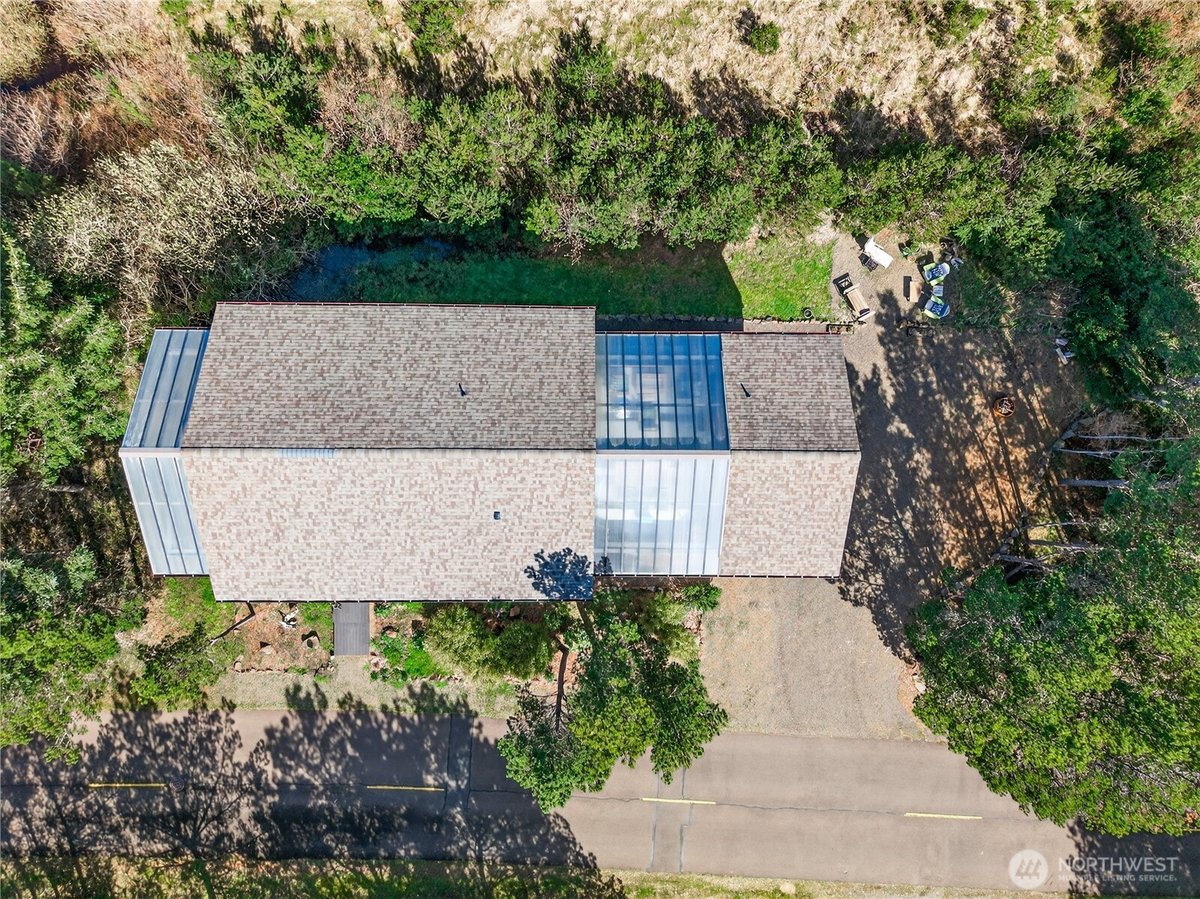306 6th Street NW, Long Beach, WA 98631 - 4