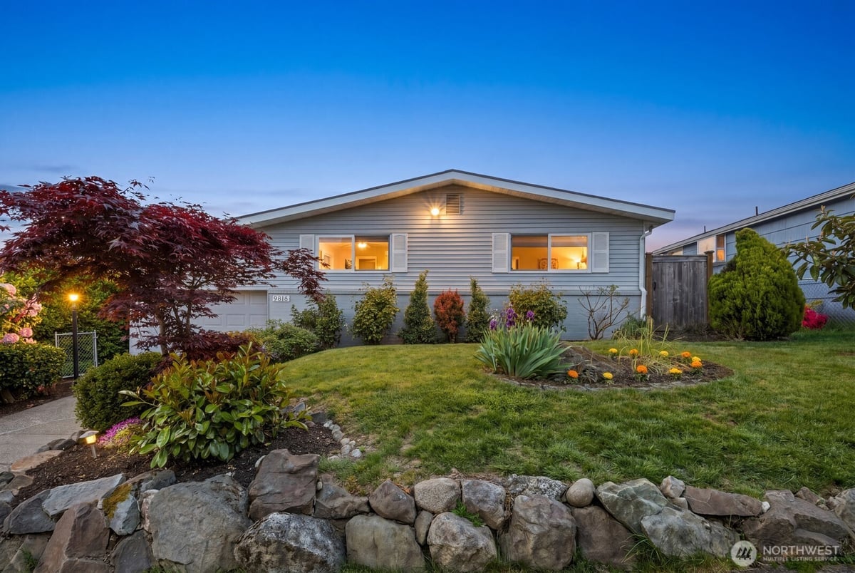 9818 63rd Avenue S, Seattle, WA 98118