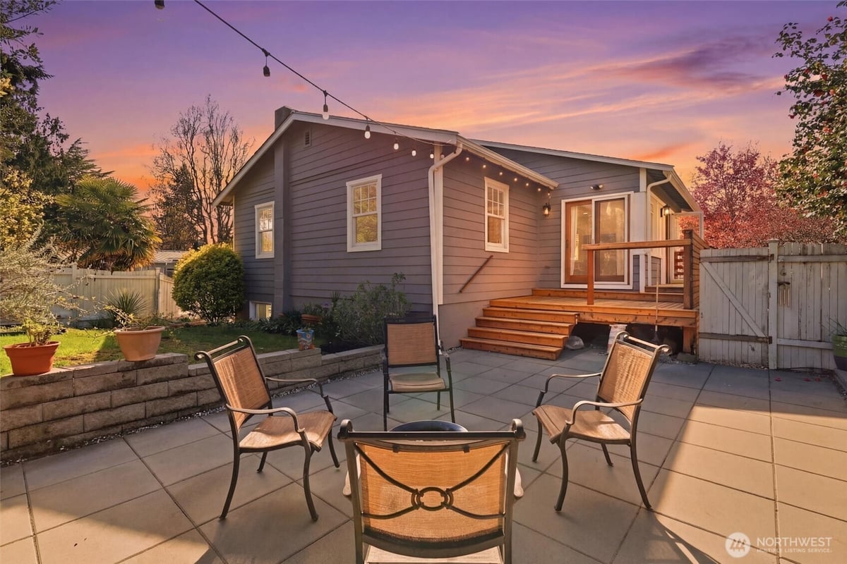 7400 41st Ave SW