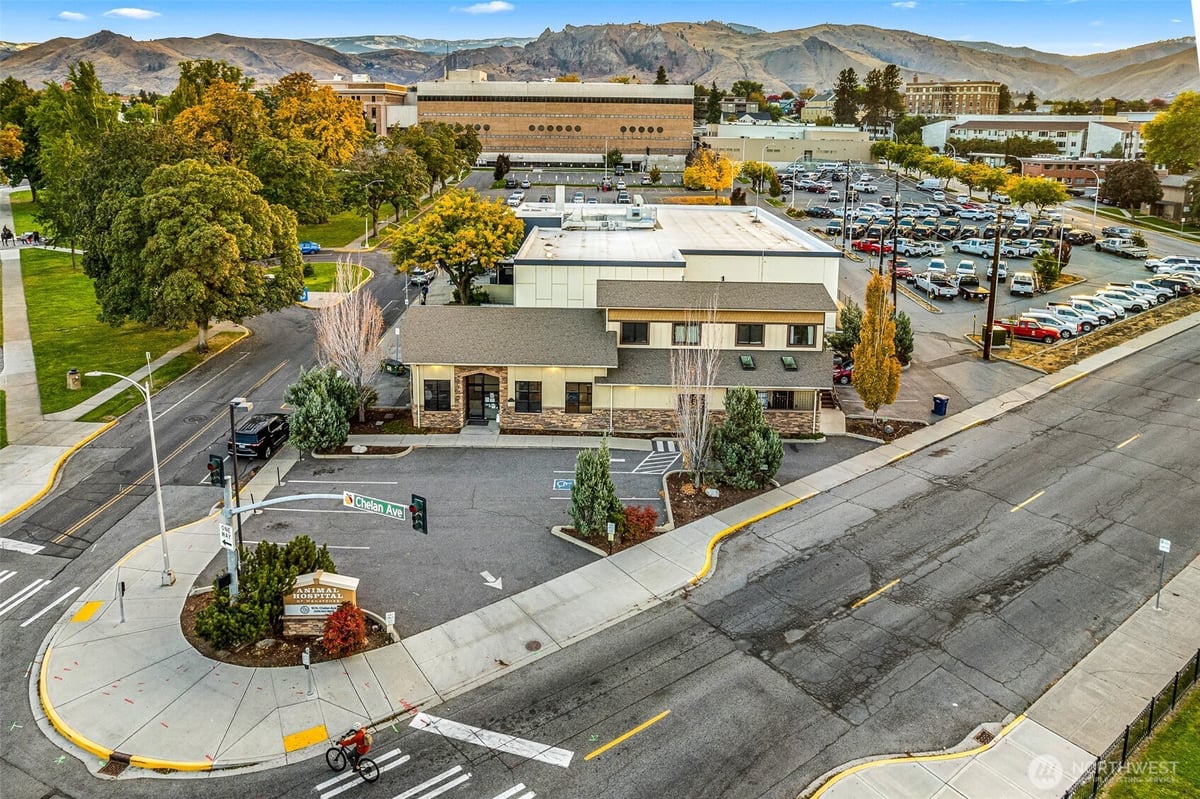 10 N Chelan Avenue, Wenatchee, WA 98801