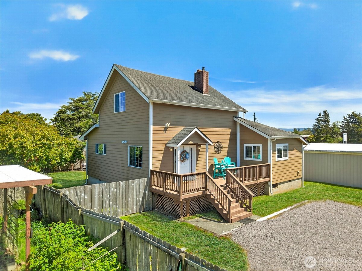 1209 36th Street, Seaview, WA 98644