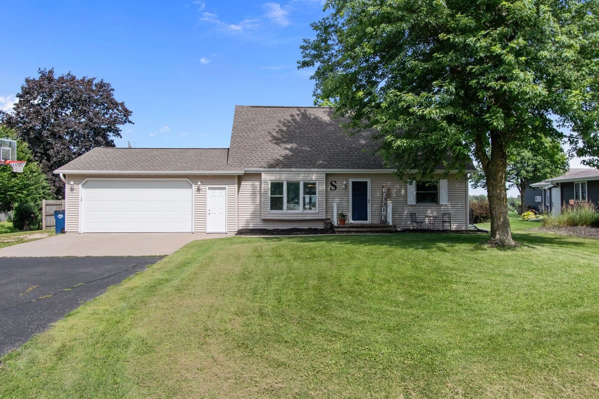 N2464 JOAN Street (Village of Greenville)