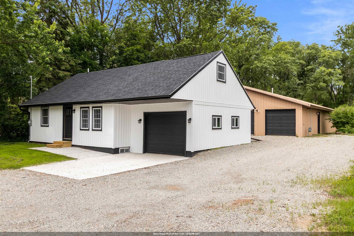 N5599 MILL Street (Village of Shiocton)