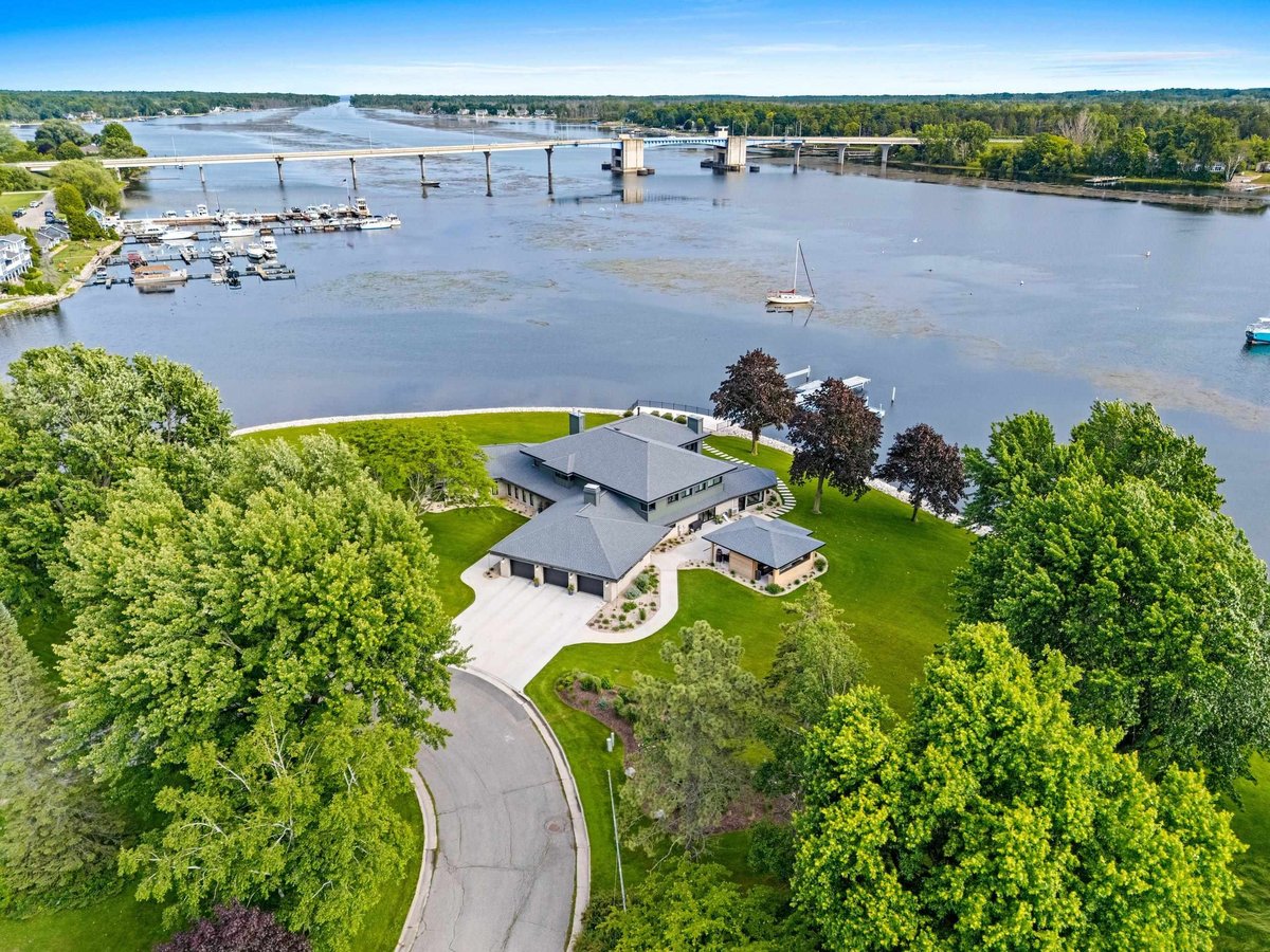 55 UTOPIA Circle (City of Sturgeon Bay)