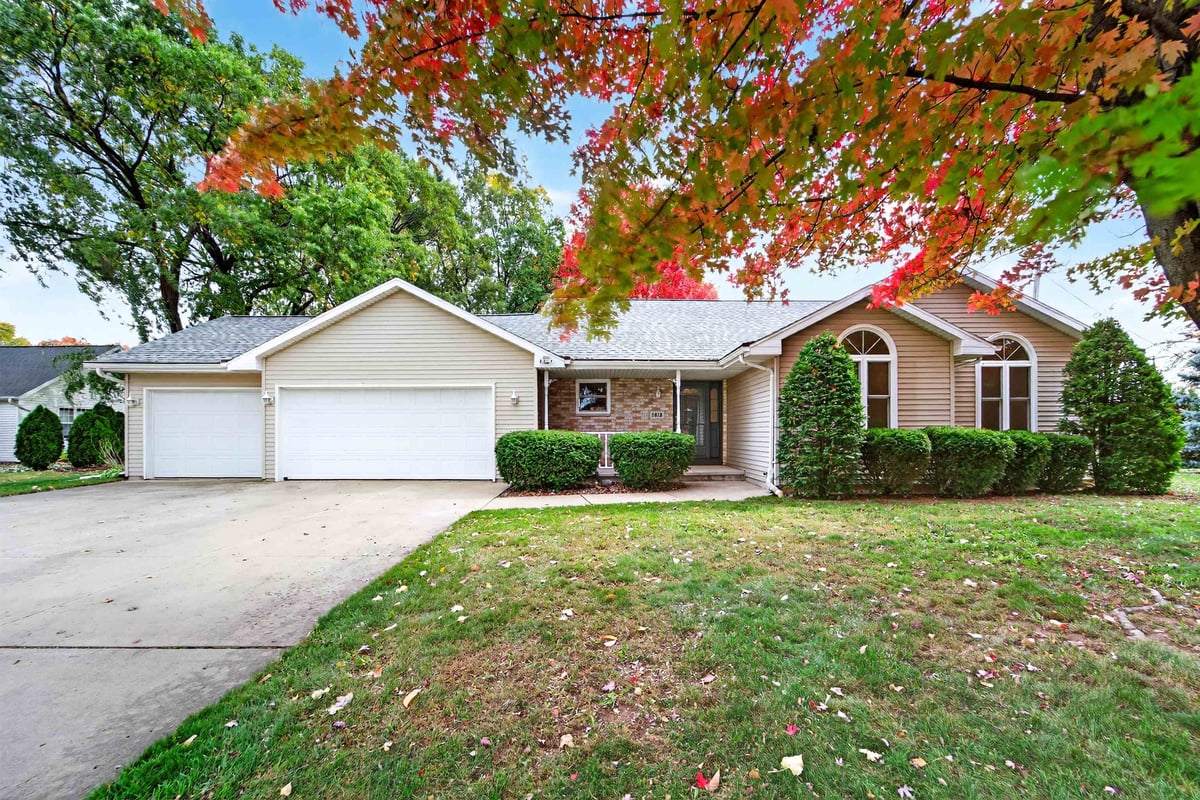 2918 N APPLETON Street (Town of Grand Chute)
