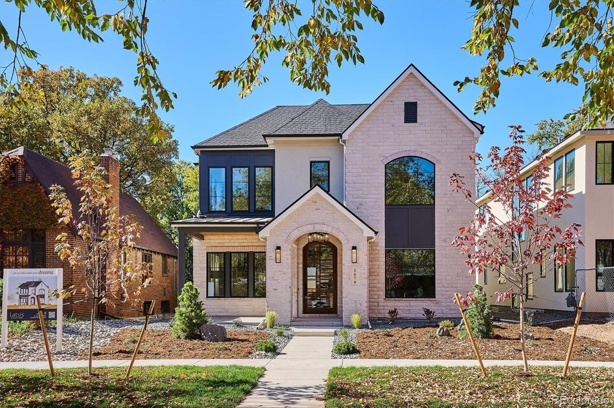 1679 Bellaire Street