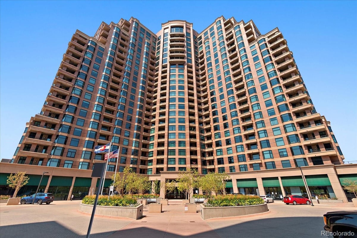 8100 E Union Avenue #902