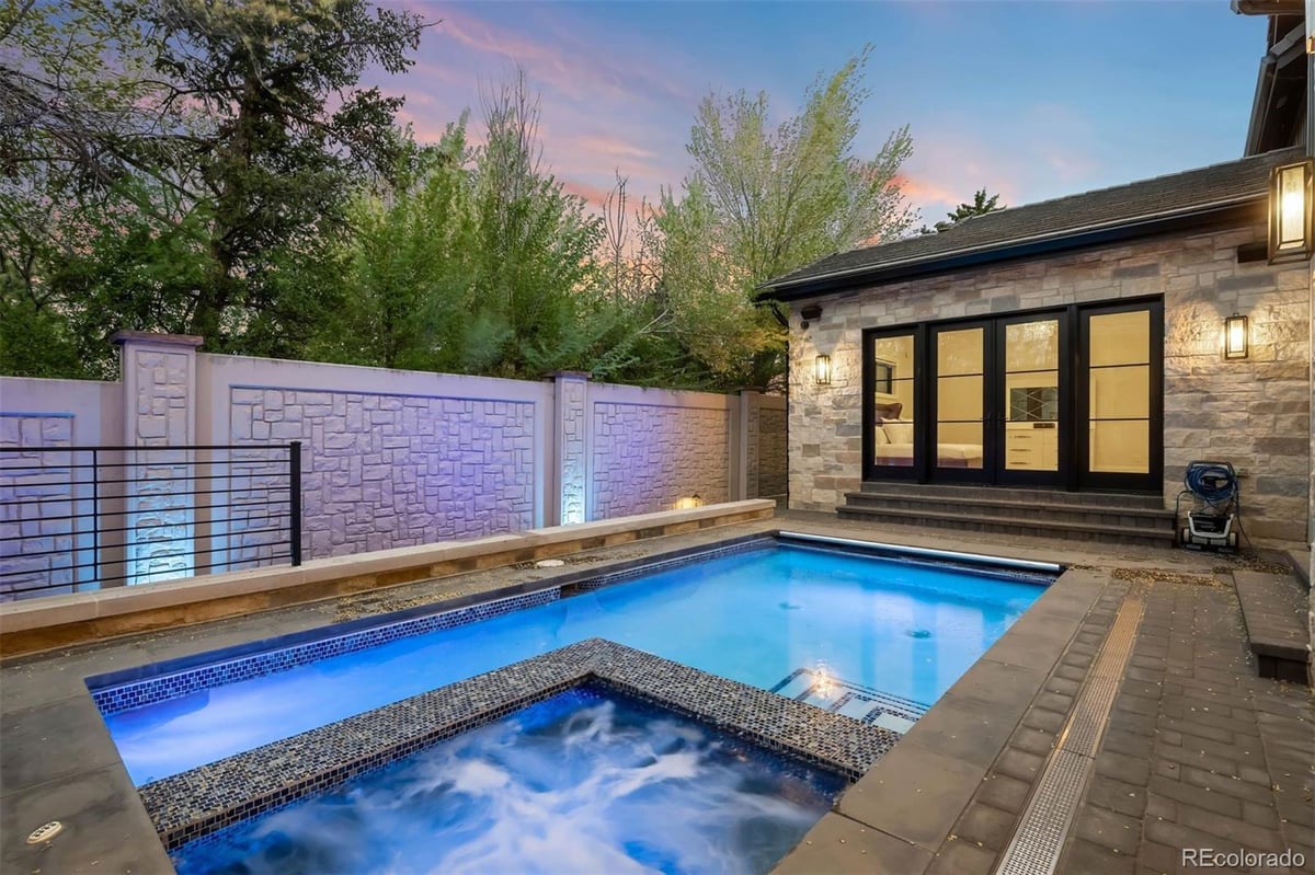 2821 E Cedar Avenue #2