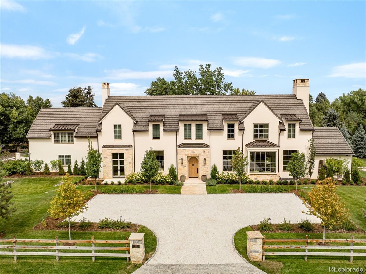 20 Viking Drive