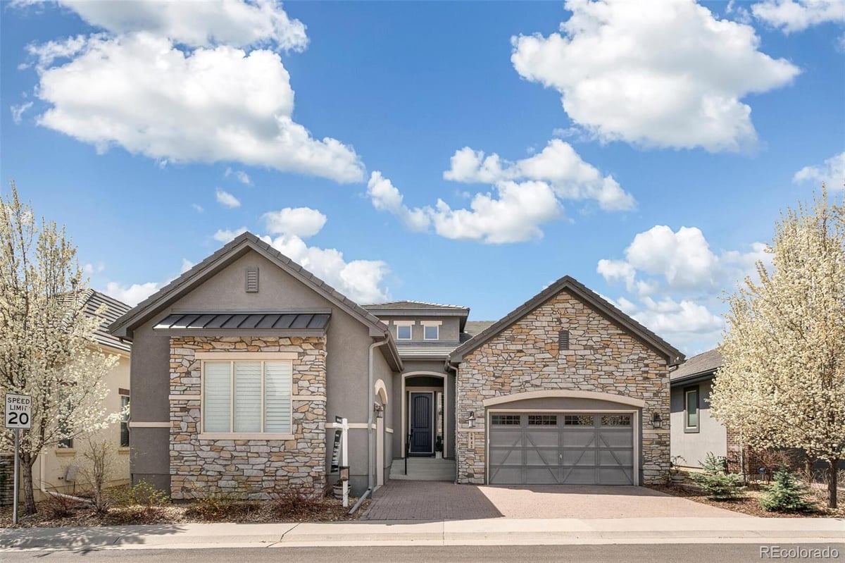5943 S Olive Circle