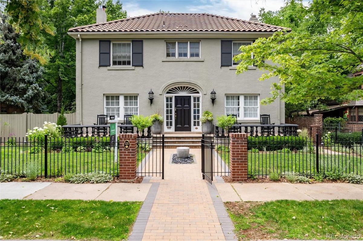 121 N Marion Street