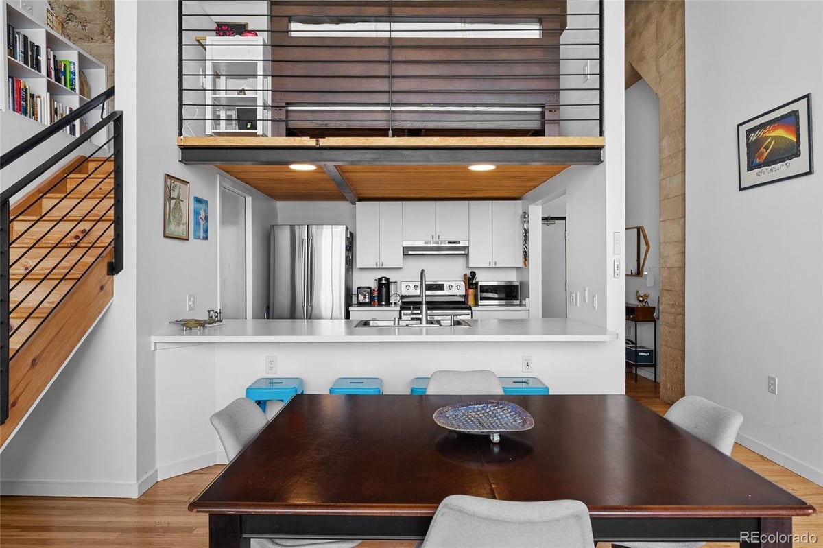 1090 Cherokee Street #301