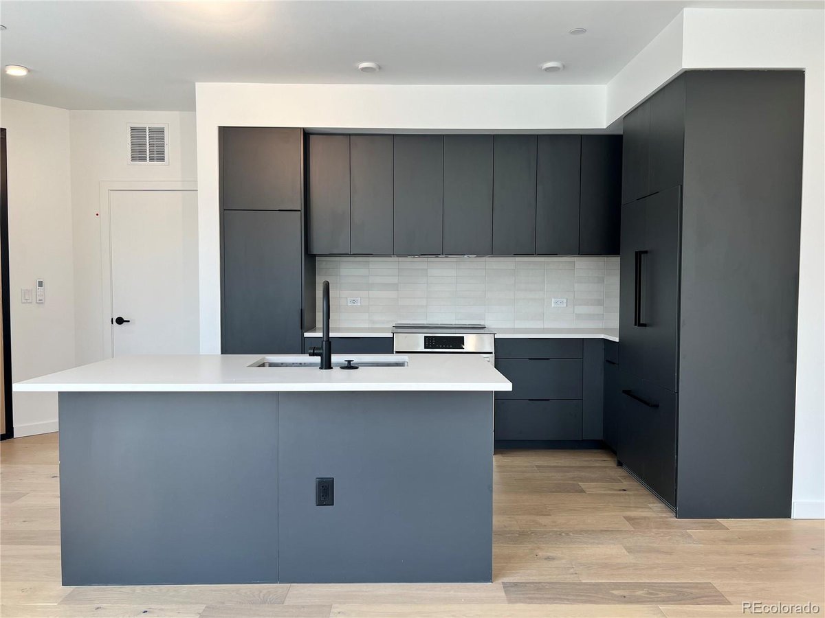 1601 Park Avenue #201