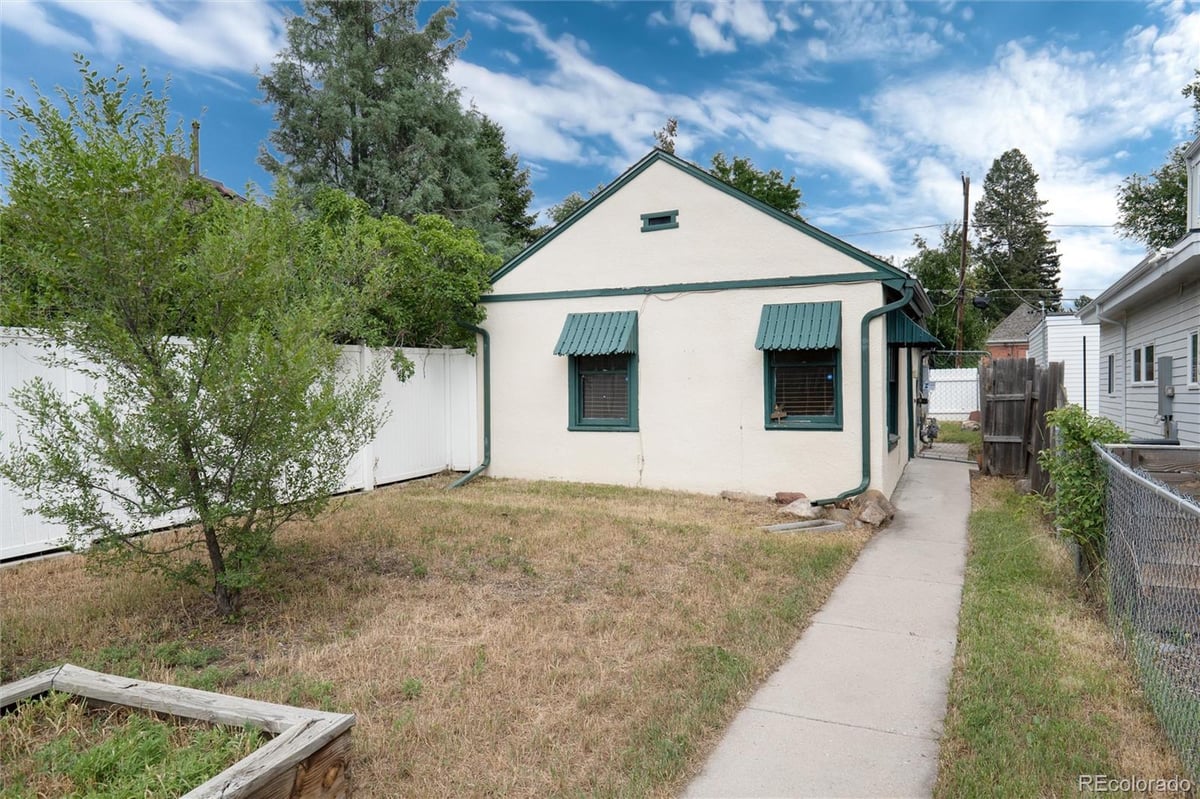 2568 Eaton Street